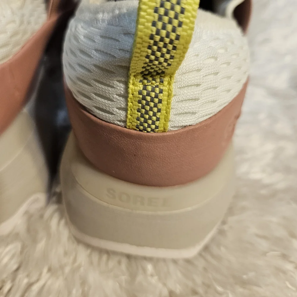 Sorel Kinetic Impact Go Slip On Sneakers White‎ Pink Accent Athleisure